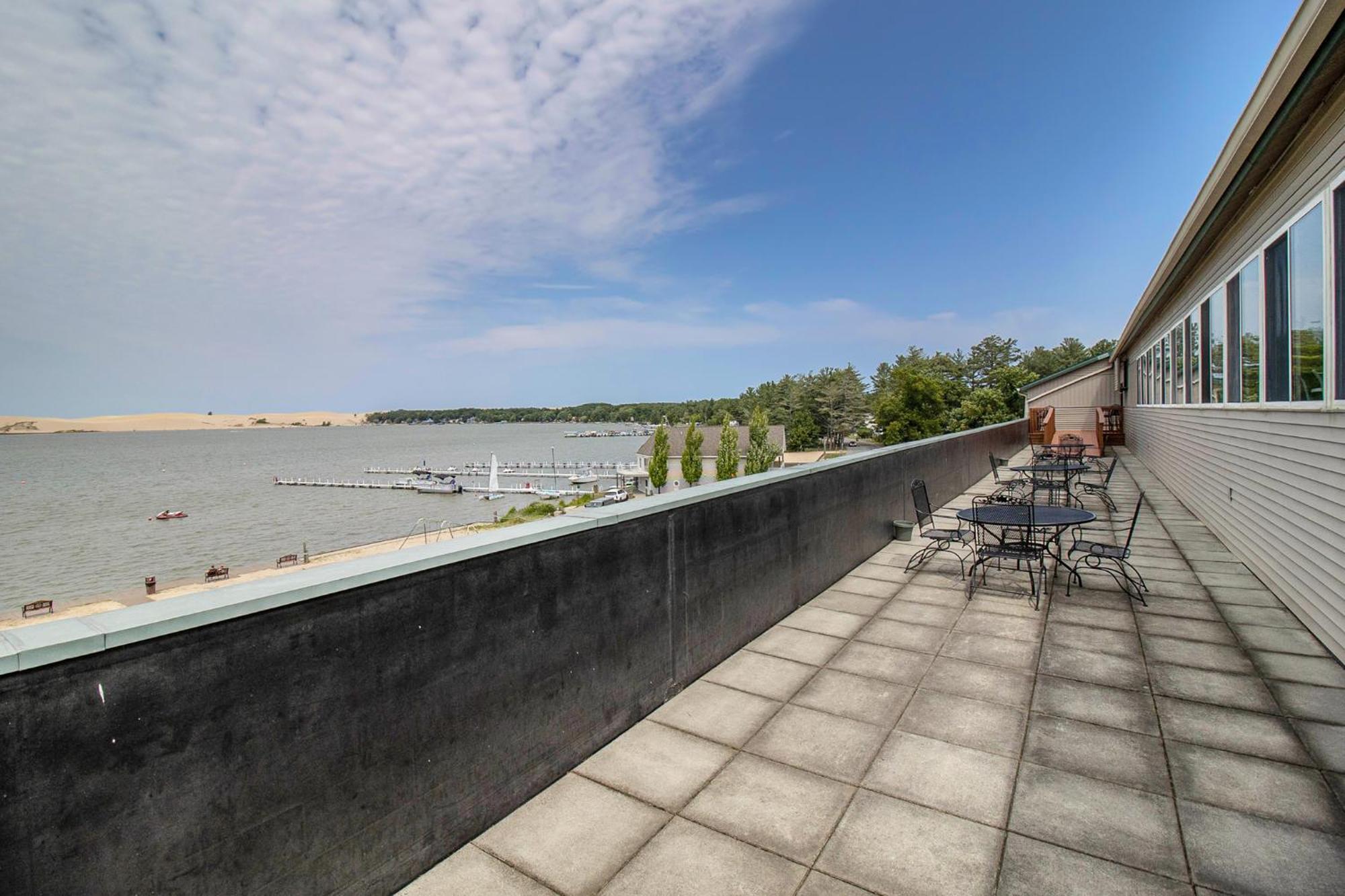 Dunes Waterfront Resort 미어스 외부 사진