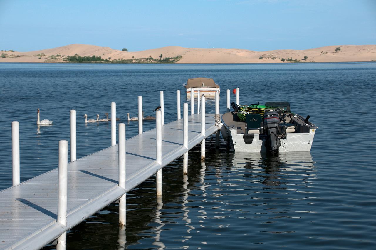 Dunes Waterfront Resort 미어스 외부 사진
